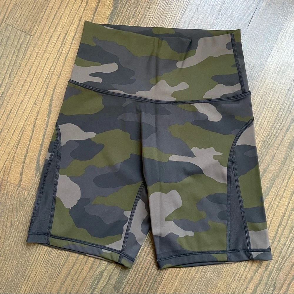 Offline by Aerie Goals Mesh Bike Camo Short size Medium